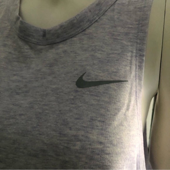 Nike top - Picture 4 of 7